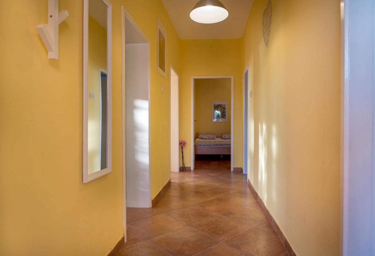 Holiday Home Nives Тиват Екстер'єр фото