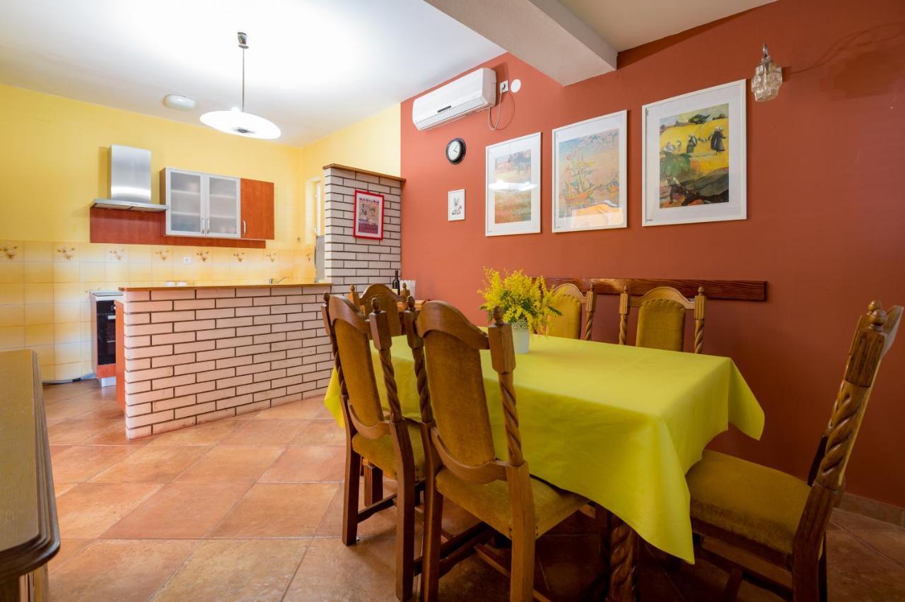 Holiday Home Nives Тиват Екстер'єр фото