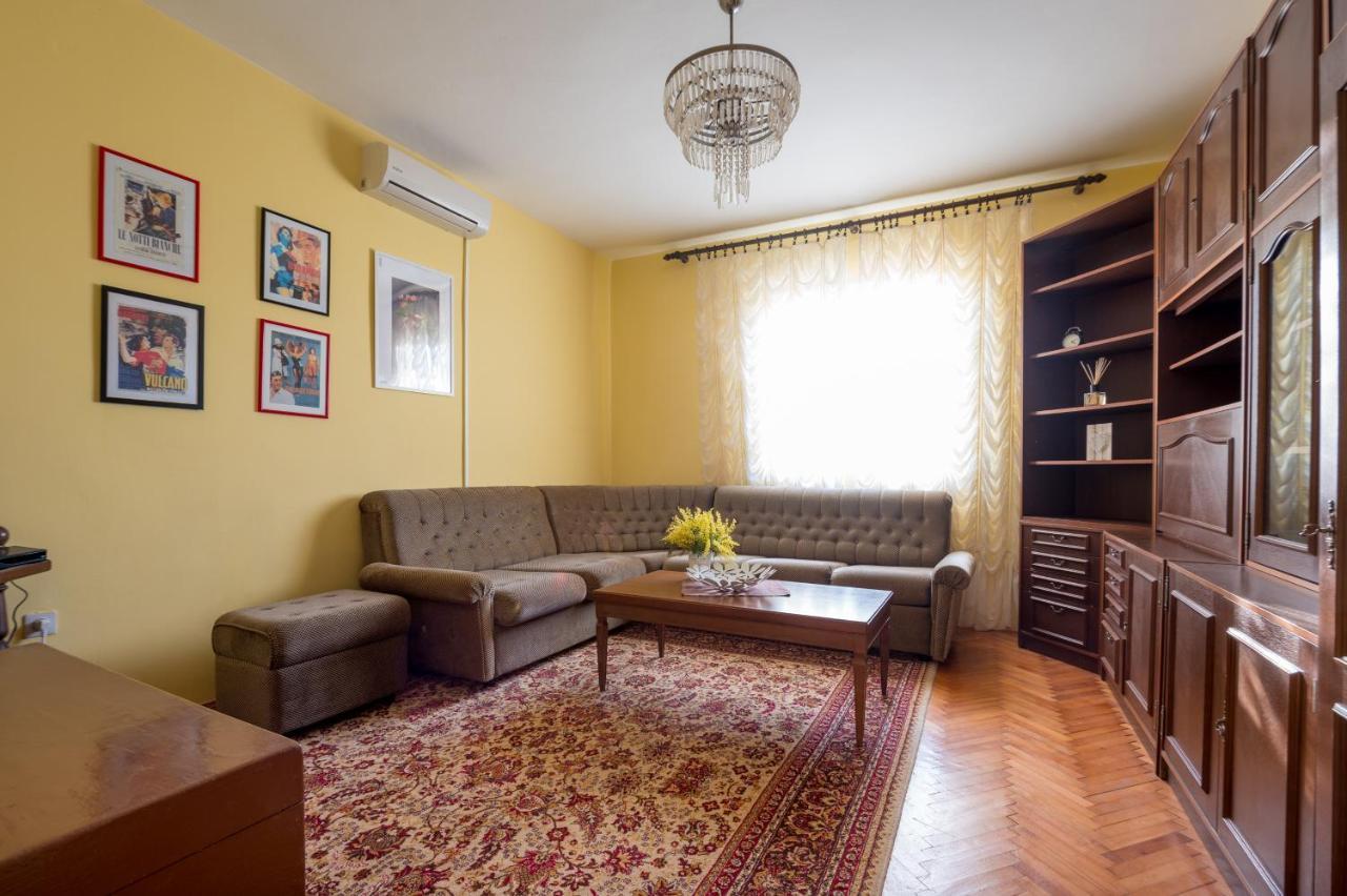 Holiday Home Nives Тиват Екстер'єр фото