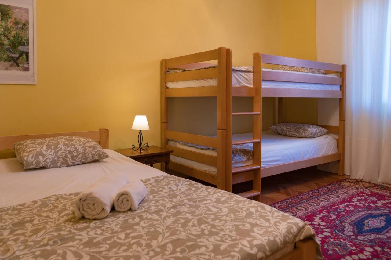 Holiday Home Nives Тиват Екстер'єр фото
