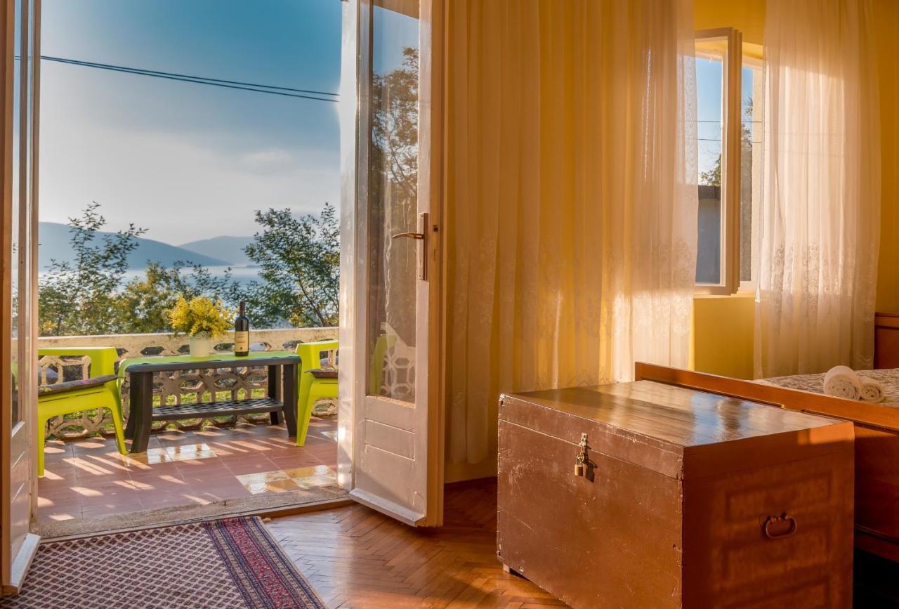 Holiday Home Nives Тиват Екстер'єр фото