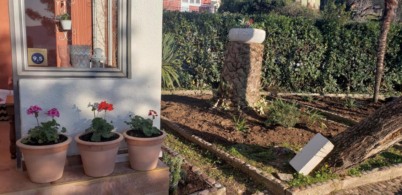 Holiday Home Nives Тиват Екстер'єр фото