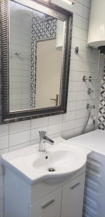 Holiday Home Nives Тиват Екстер'єр фото